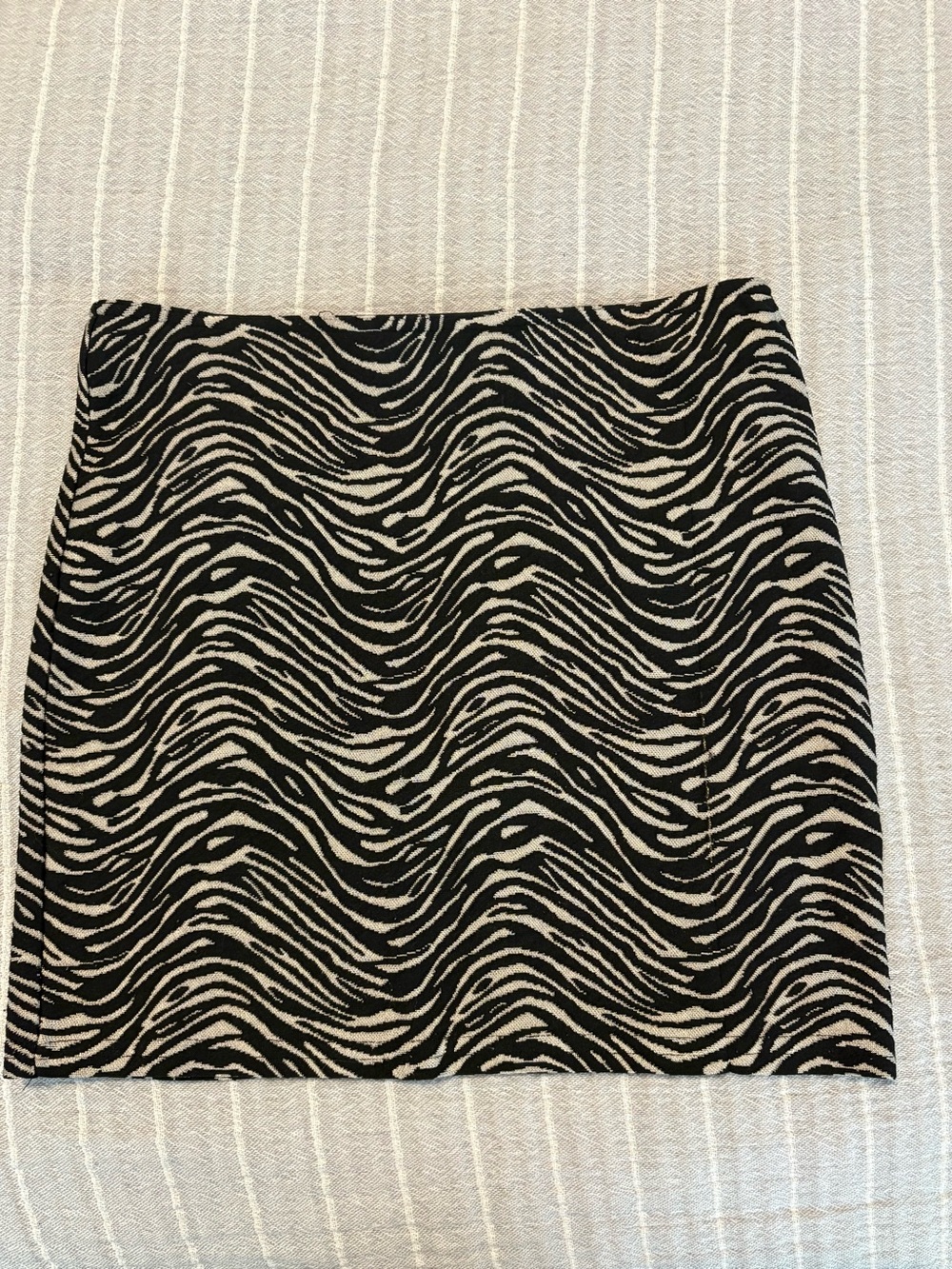 Forever 21 Black and Cream Zebra-Print Mini Skirt